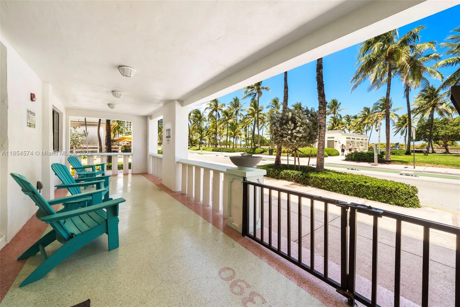 Miami Beach, Florida 33139, United States, 1 Bedroom Bedrooms, ,1 BathroomBathrooms,Residential,Pending,187307