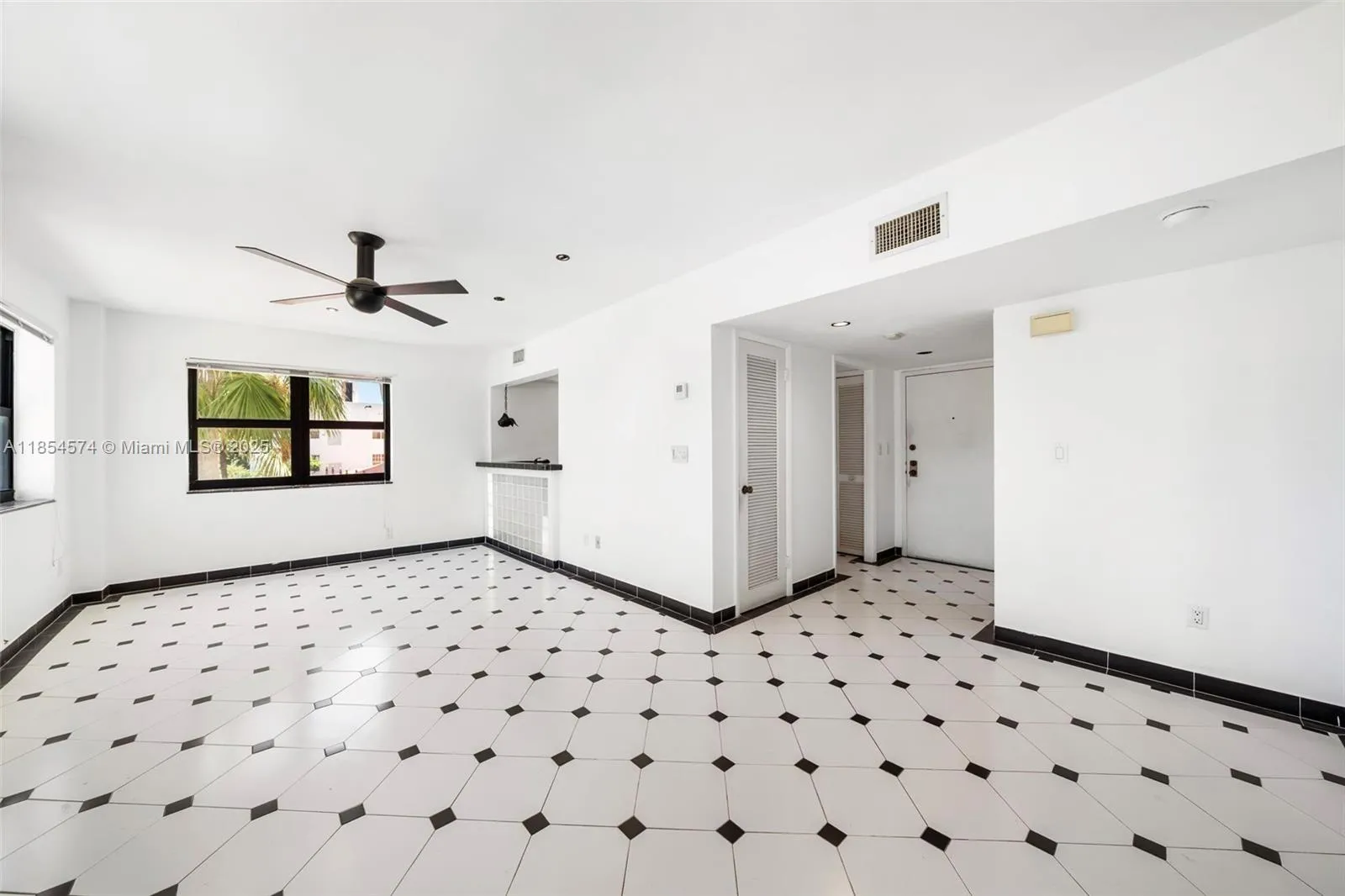 Miami Beach, Florida 33139, United States, 1 Bedroom Bedrooms, ,1 BathroomBathrooms,Residential,Pending,187307