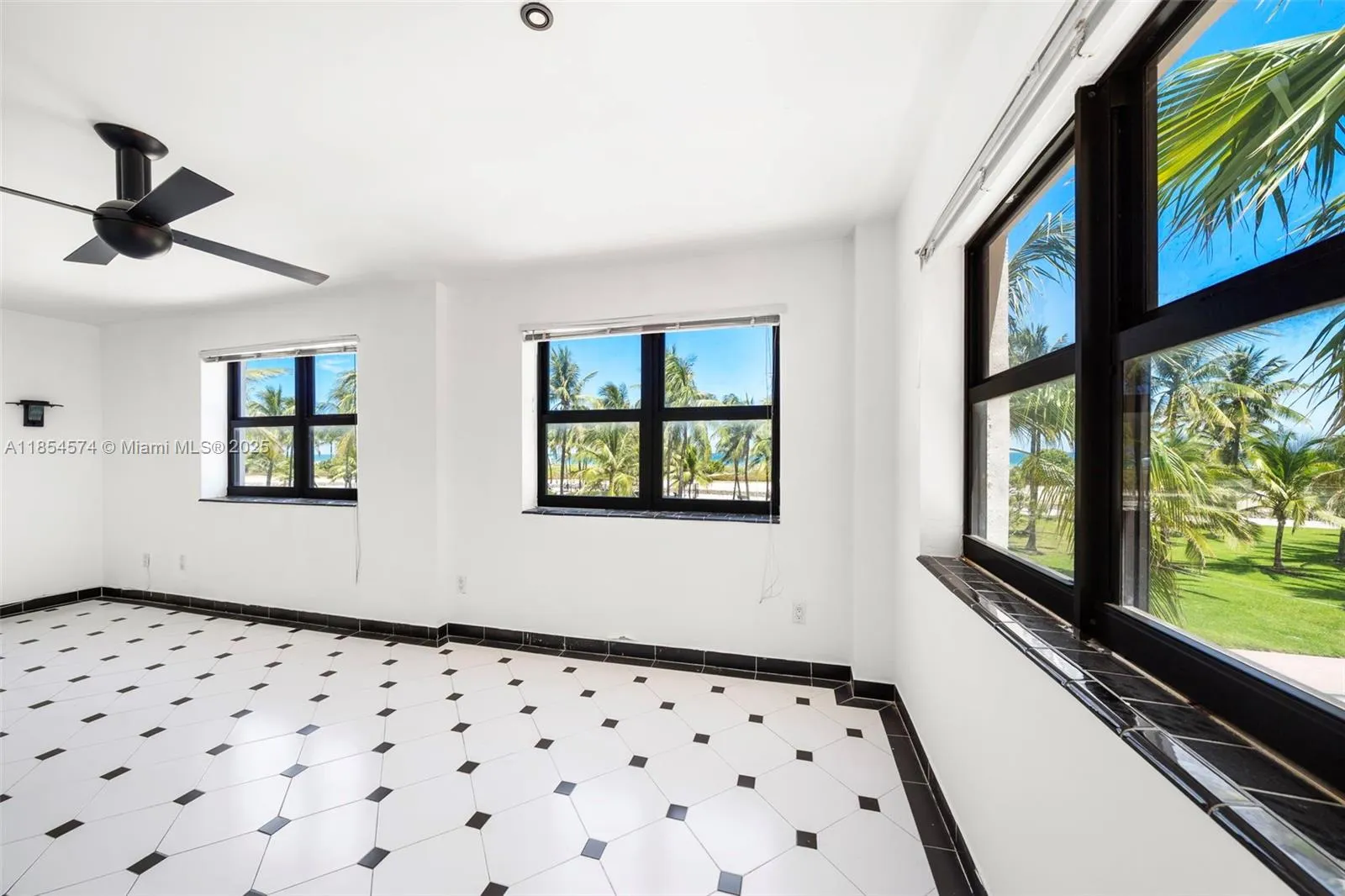 Miami Beach, Florida 33139, United States, 1 Bedroom Bedrooms, ,1 BathroomBathrooms,Residential,Pending,187307