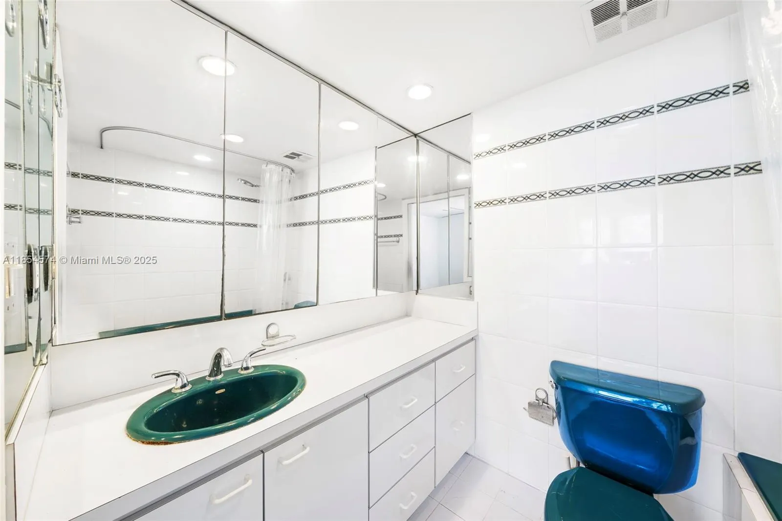 Miami Beach, Florida 33139, United States, 1 Bedroom Bedrooms, ,1 BathroomBathrooms,Residential,Pending,187307