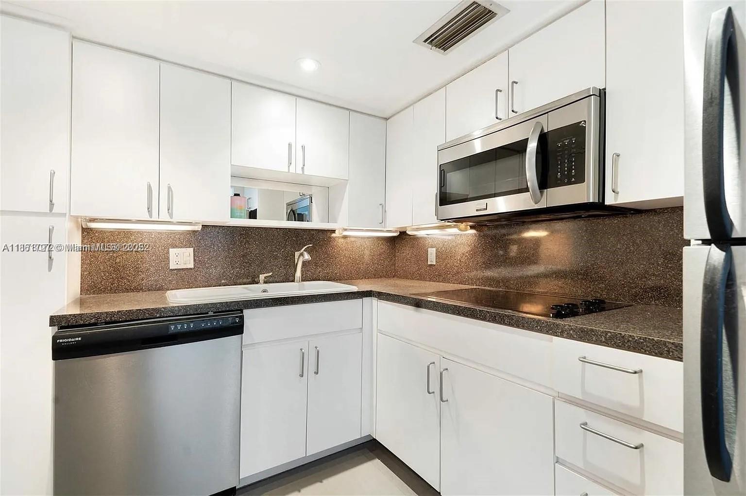 ROYAL CARIBBEAN CLUB COND - Residential Lease