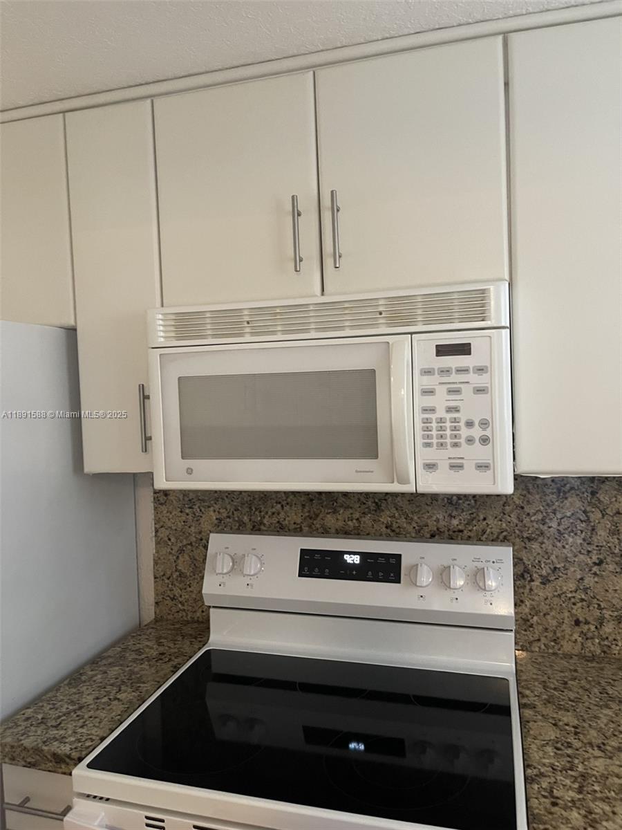 SUNRISE LAKES 45 CONDO - Residential Lease