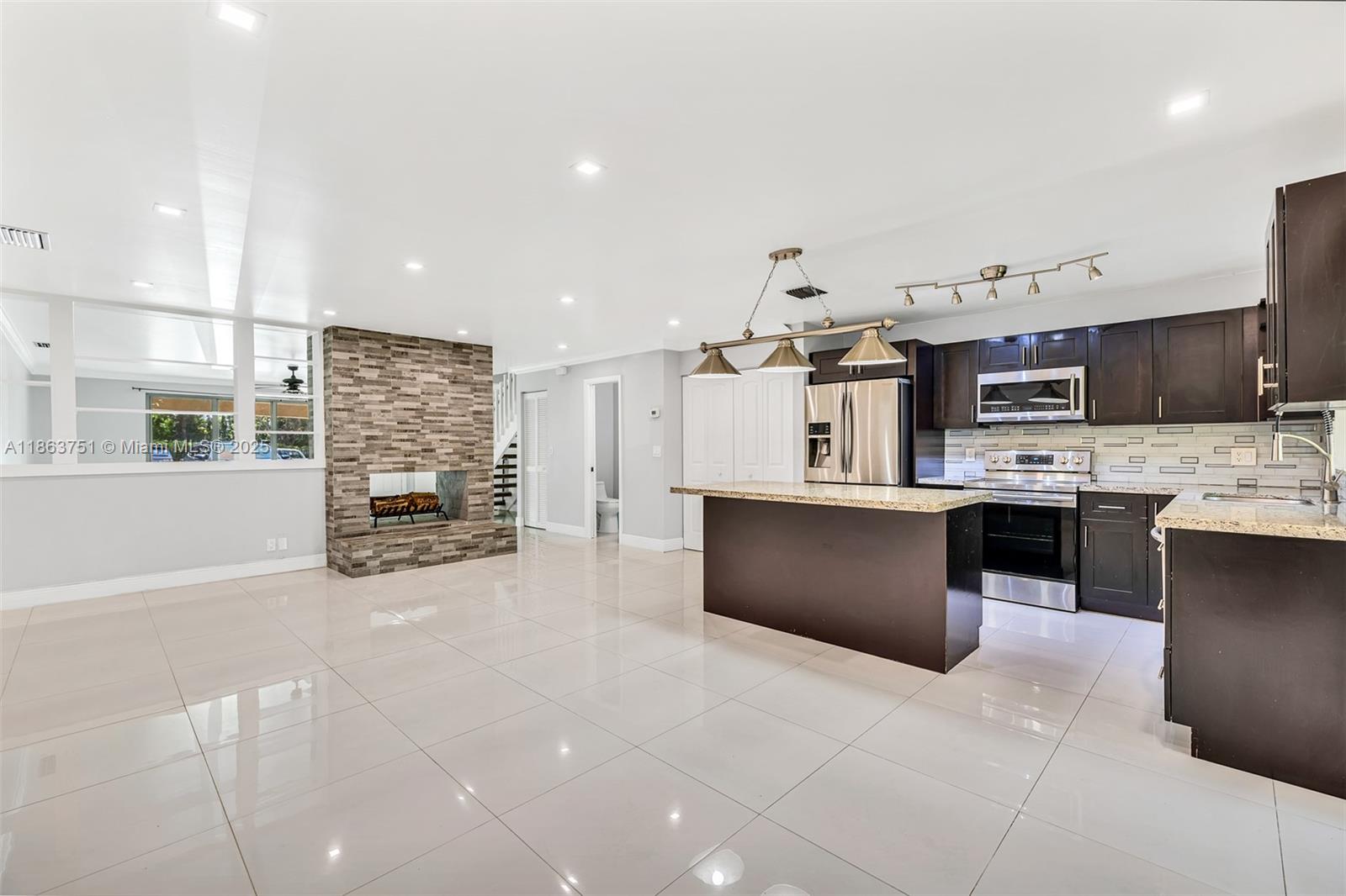 DEER RUN SPRINGS III COND - Residential