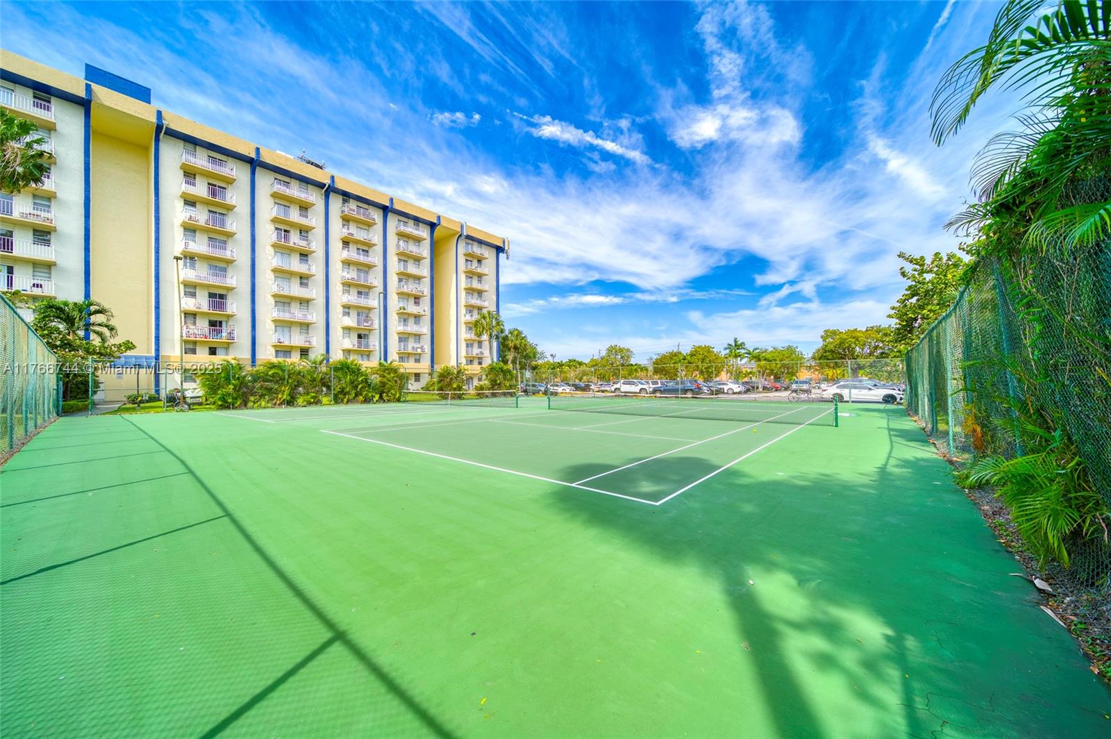 YOLANDA VILLAS CONDO - Residential