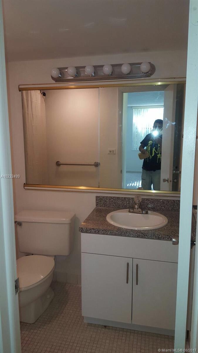 PROMENADE AT KENDALE LAKE - Residential Lease