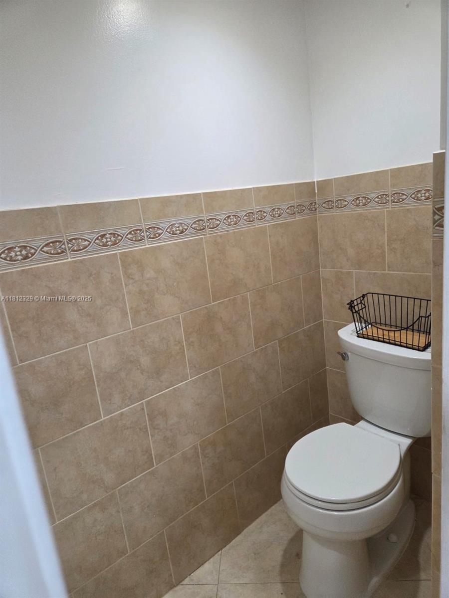 INTERNATIONAL VILLAGE AT - Residential Lease
