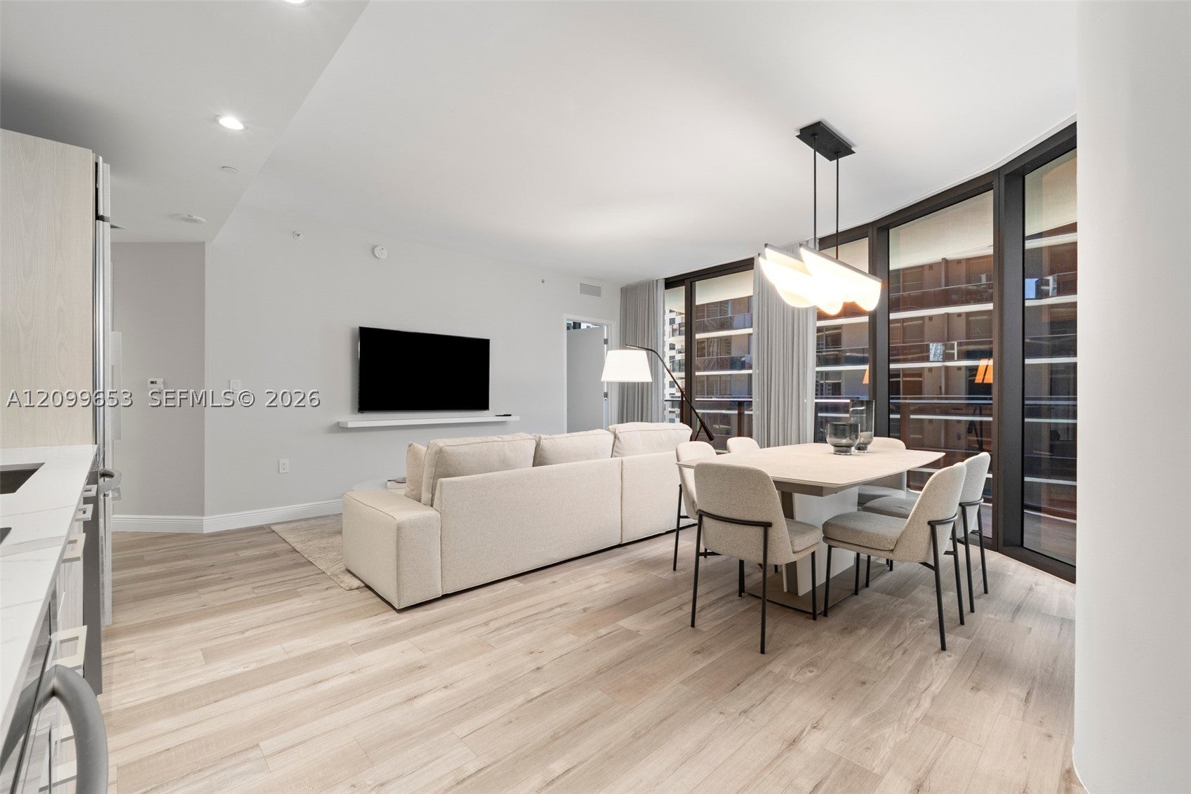 45 SW 9th St 1708