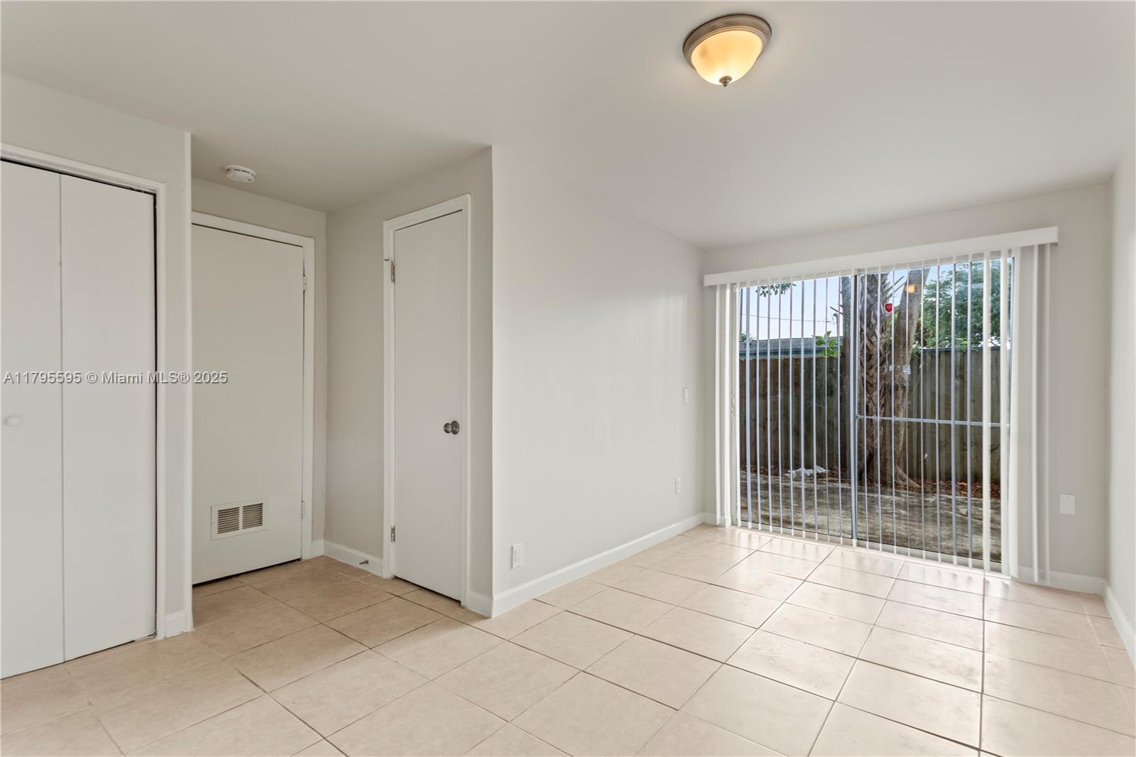 COLLIER MANOR 3RD ADD - Residential