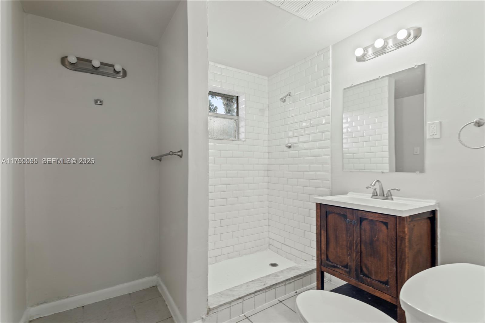 COLLIER MANOR 3RD ADD - Residential