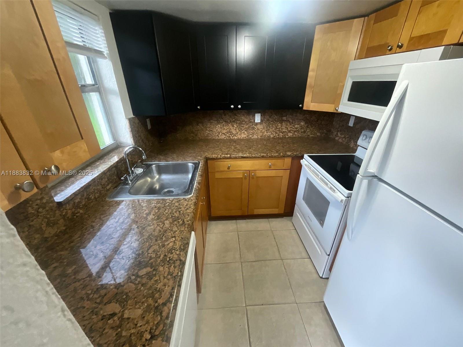 VILLAS AT CORAL SPRINGS - Residential Lease