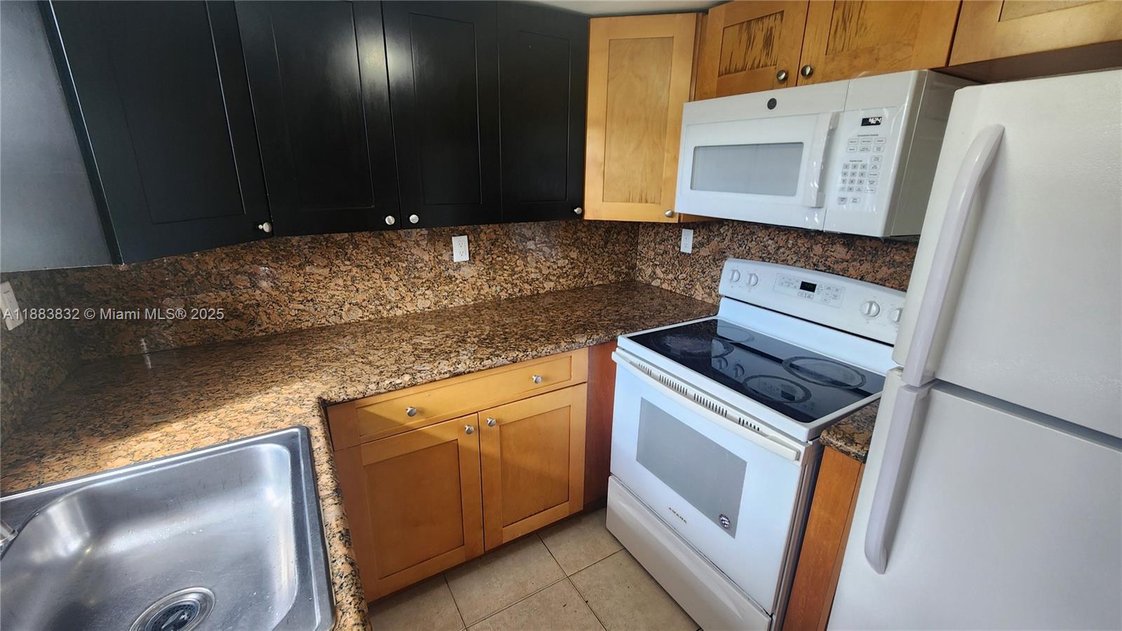 VILLAS AT CORAL SPRINGS - Residential Lease