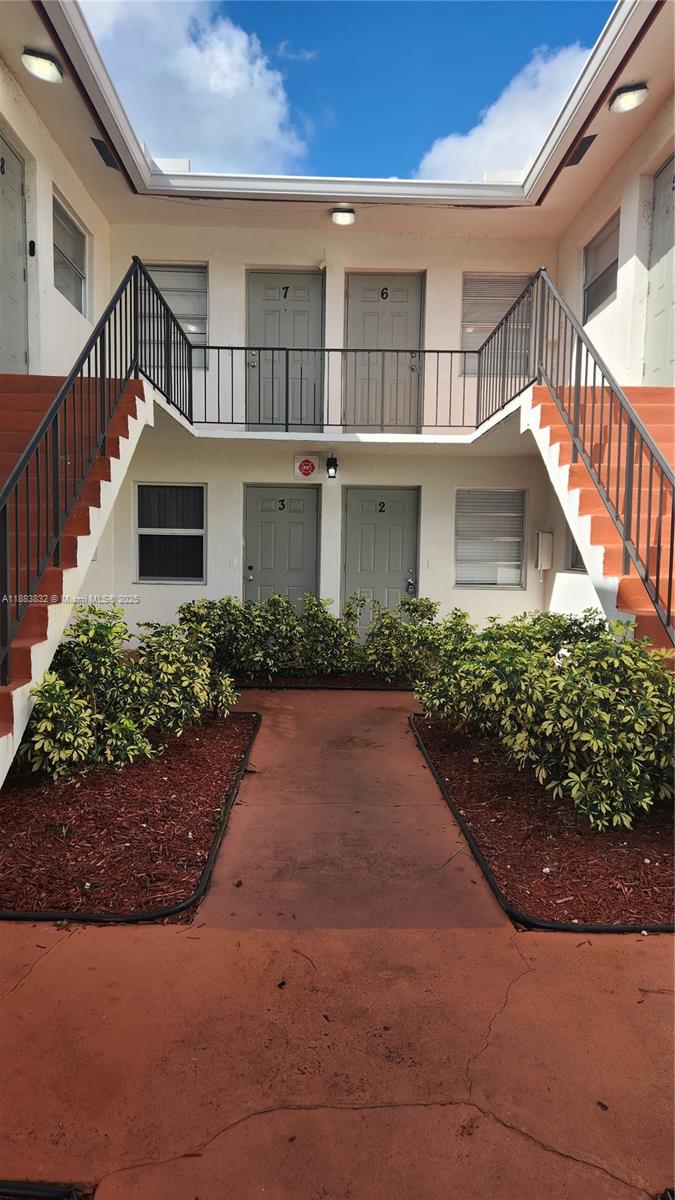 VILLAS AT CORAL SPRINGS - Residential Lease