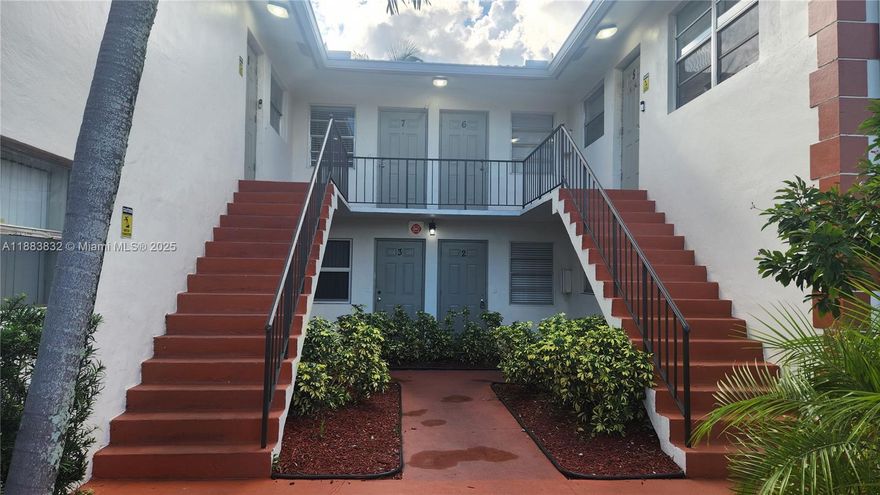 2B/ 2B in very good conditions, located on 1st floor. Clear and ready to Move In. 1st Month + 2 Security Deposit. Water included. Laundry Facility. One assigned parking + guest. Two cars allowed per unit. Pet less than 20 Lb. is allowed ($250 Pet Security deposit + $250 not refundable pet fee). *** Association requires: A minimum FICO score of 700 + $300 tenant Security Deposit ***