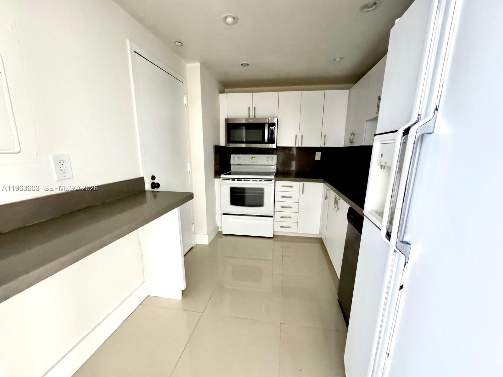 2333 Brickell Ave 2607