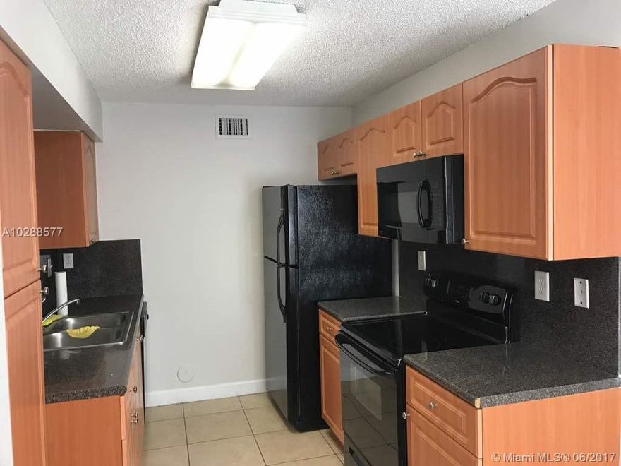 Cozy Apartement in the Doral with nice tenants until January 31 , 2018 . New heater water 2017 , AC new in
2015 and the new carpet for master room good condition for investor. Please don't disturbe the tenants only by appoiment 24 hour notice