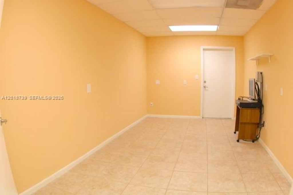 Photo of 305 NW 10th Ter #305, Hallandale Beach, FL 33009 (MLS # A12018739)