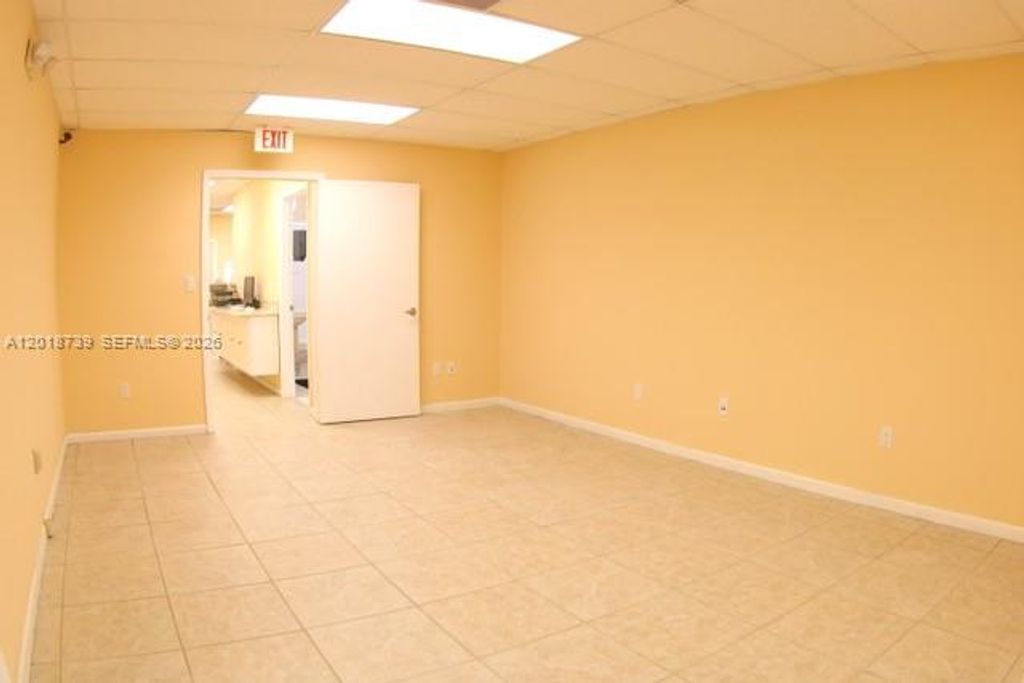 Photo of 305 NW 10th Ter #305, Hallandale Beach, FL 33009 (MLS # A12018739)
