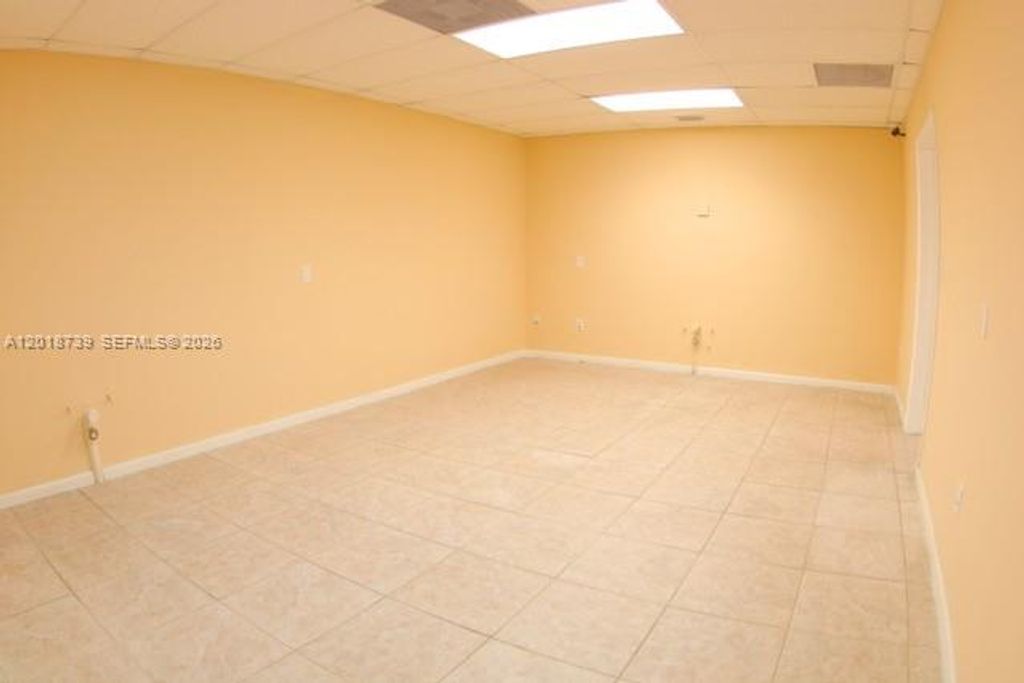 Photo of 305 NW 10th Ter #305, Hallandale Beach, FL 33009 (MLS # A12018739)