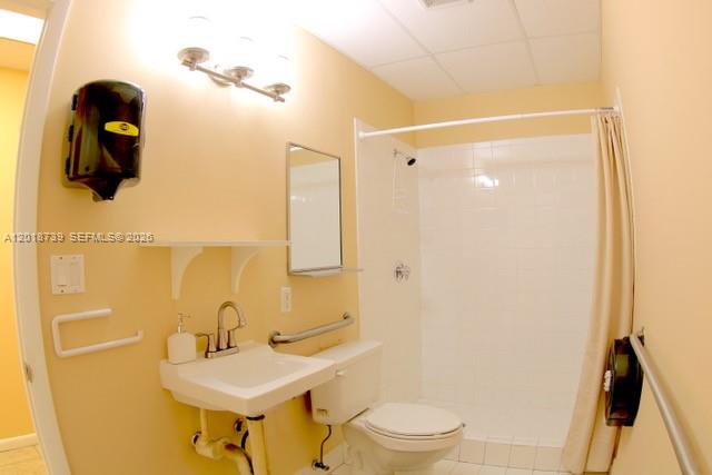 305 NW 10th Ter 305