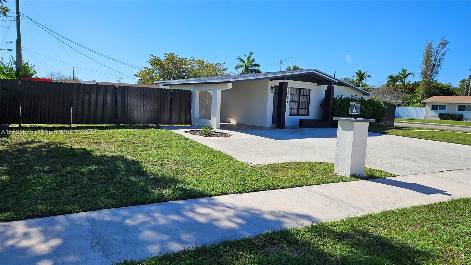 10030 Sw 82nd Ter, Miami, Miami-Dade County, Florida - 4 Bedrooms  
2 Bathrooms - 