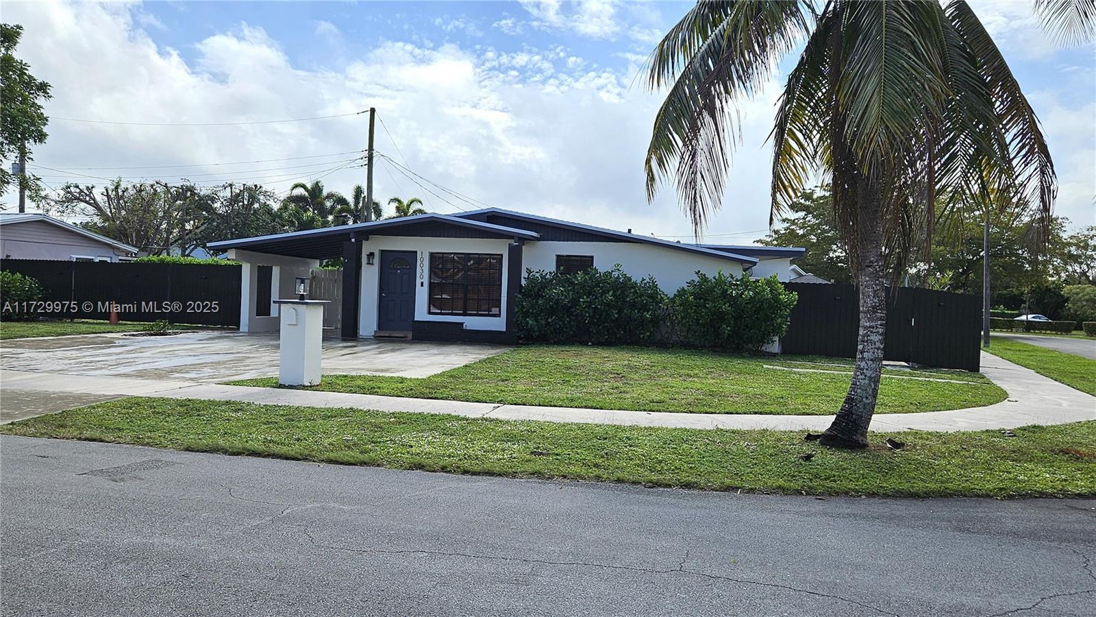 10030 Sw 82nd Ter, Miami, Miami-Dade County, Florida - 4 Bedrooms  
2 Bathrooms - 