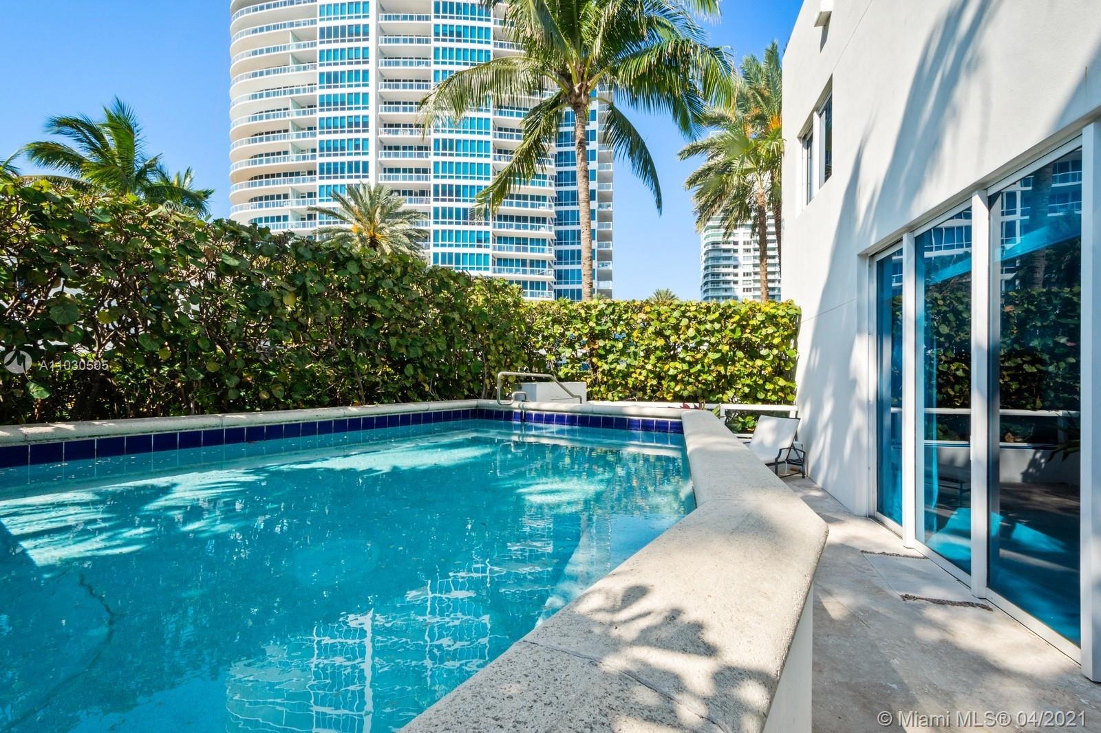 CONTINUUM ON SOUTH BEACH - Residential