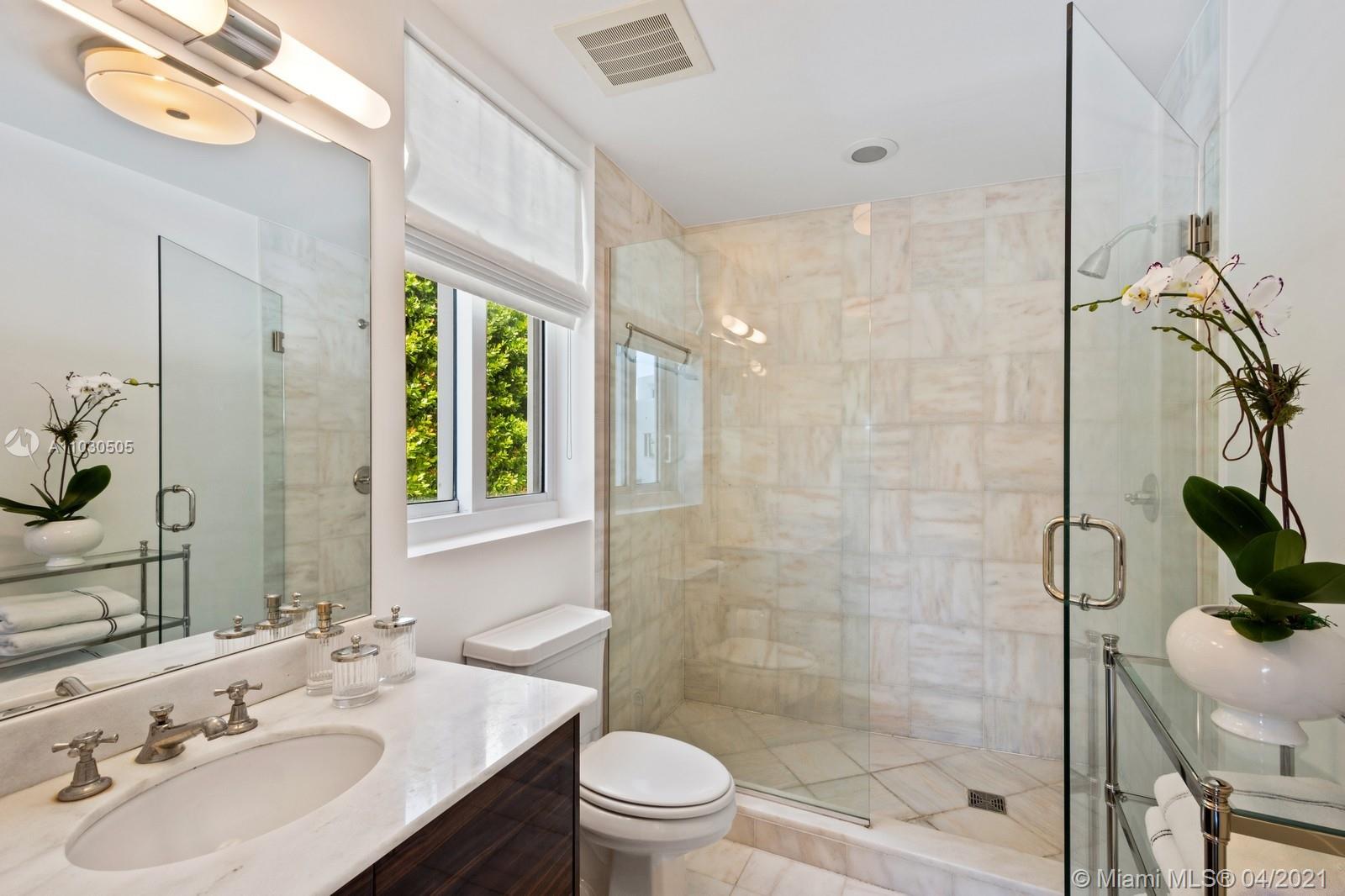 CONTINUUM ON SOUTH BEACH - Residential