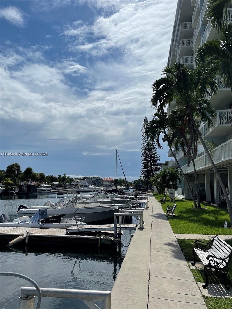 KEYSTONE HARBOR CLUB COND - Residential