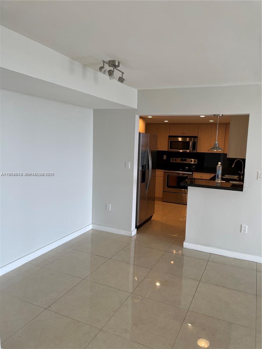 KEYSTONE HARBOR CLUB COND - Residential