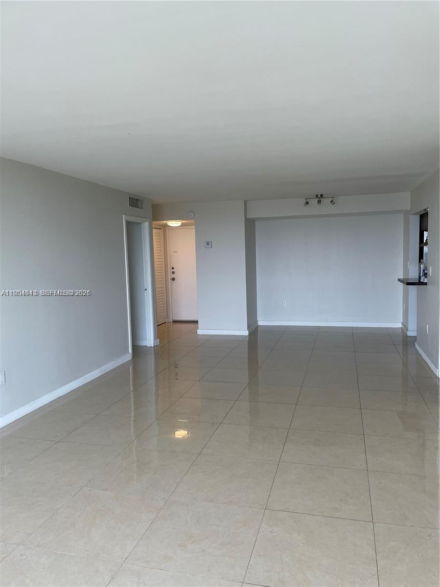 KEYSTONE HARBOR CLUB COND - Residential