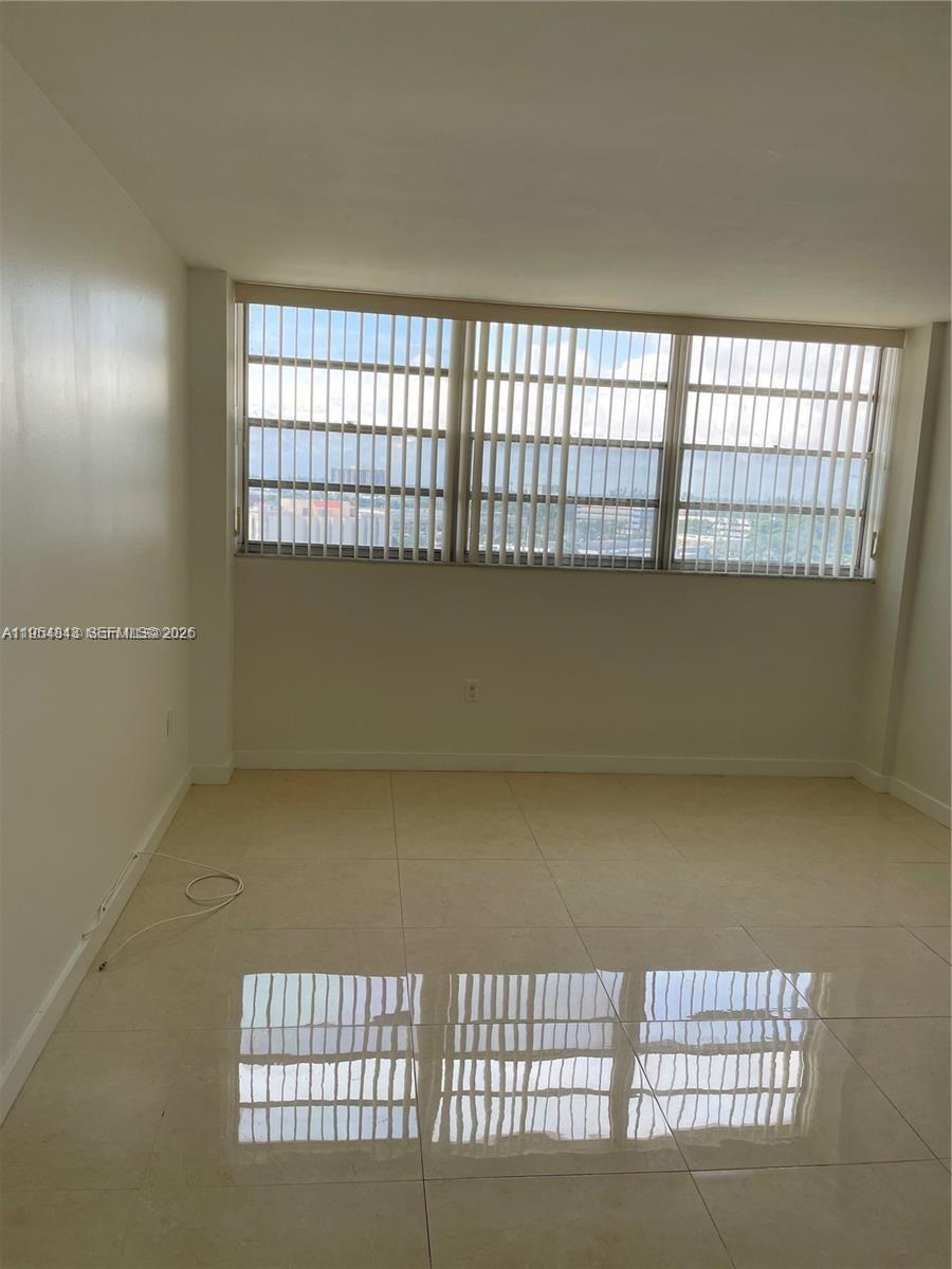 KEYSTONE HARBOR CLUB COND - Residential