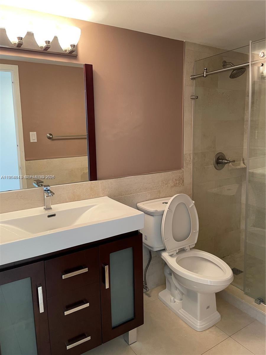 KEYSTONE HARBOR CLUB COND - Residential