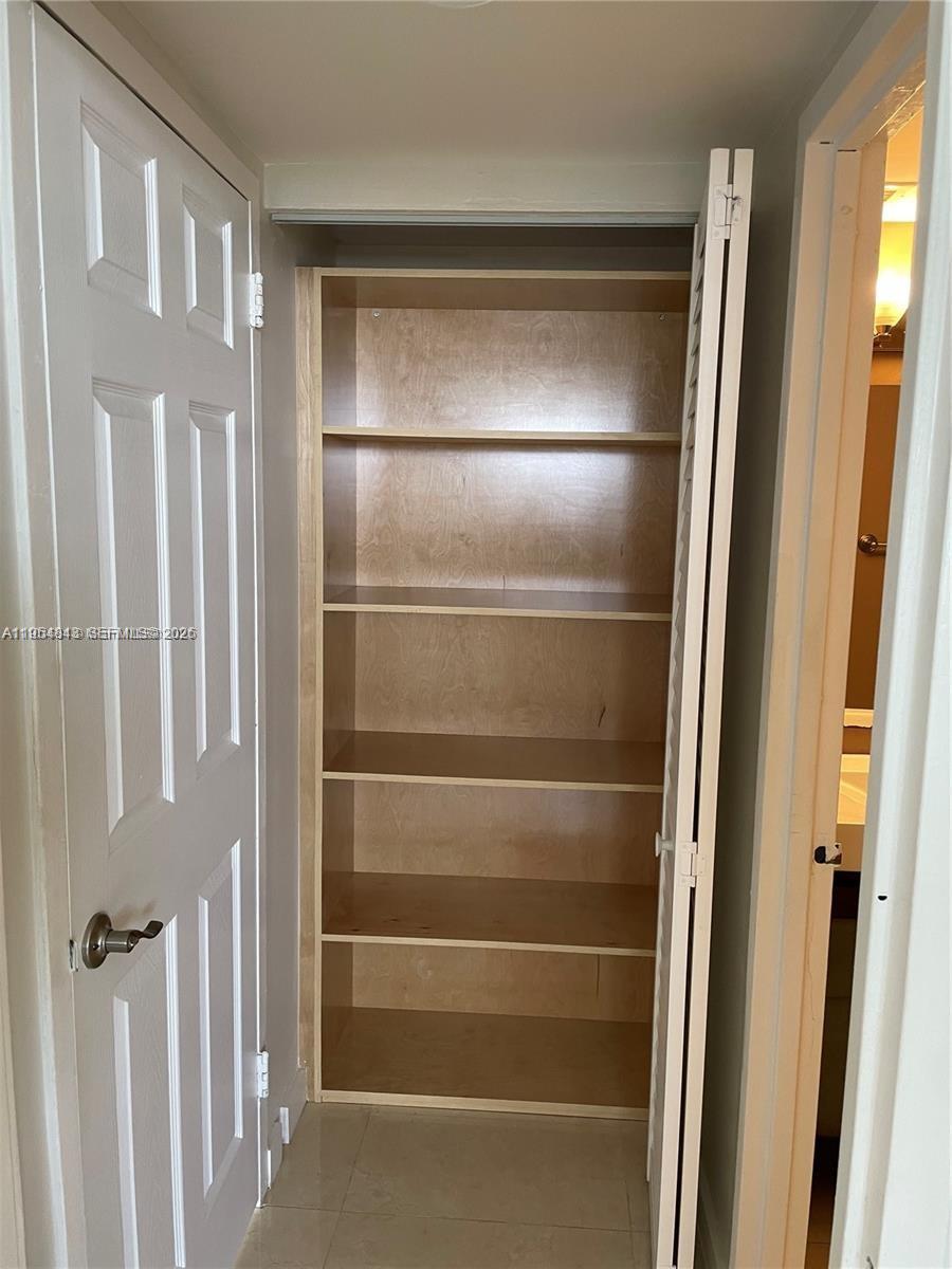 KEYSTONE HARBOR CLUB COND - Residential