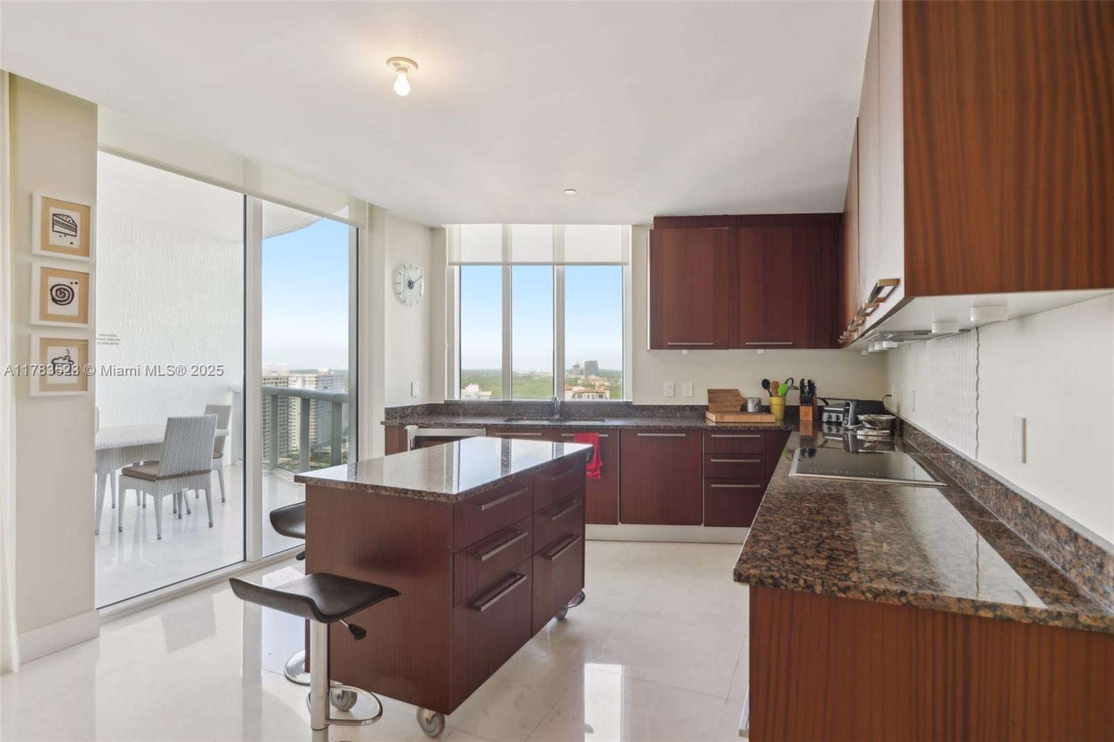 TDR TOWER II CONDO - Residential