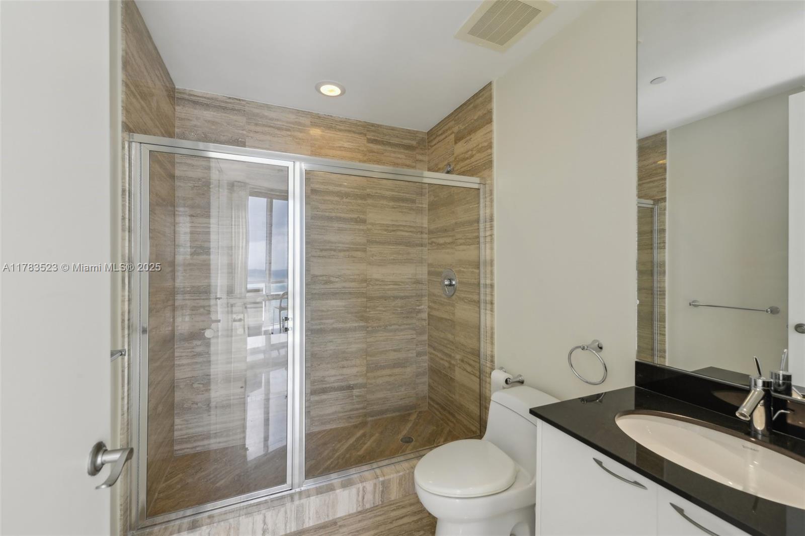 TDR TOWER II CONDO - Residential