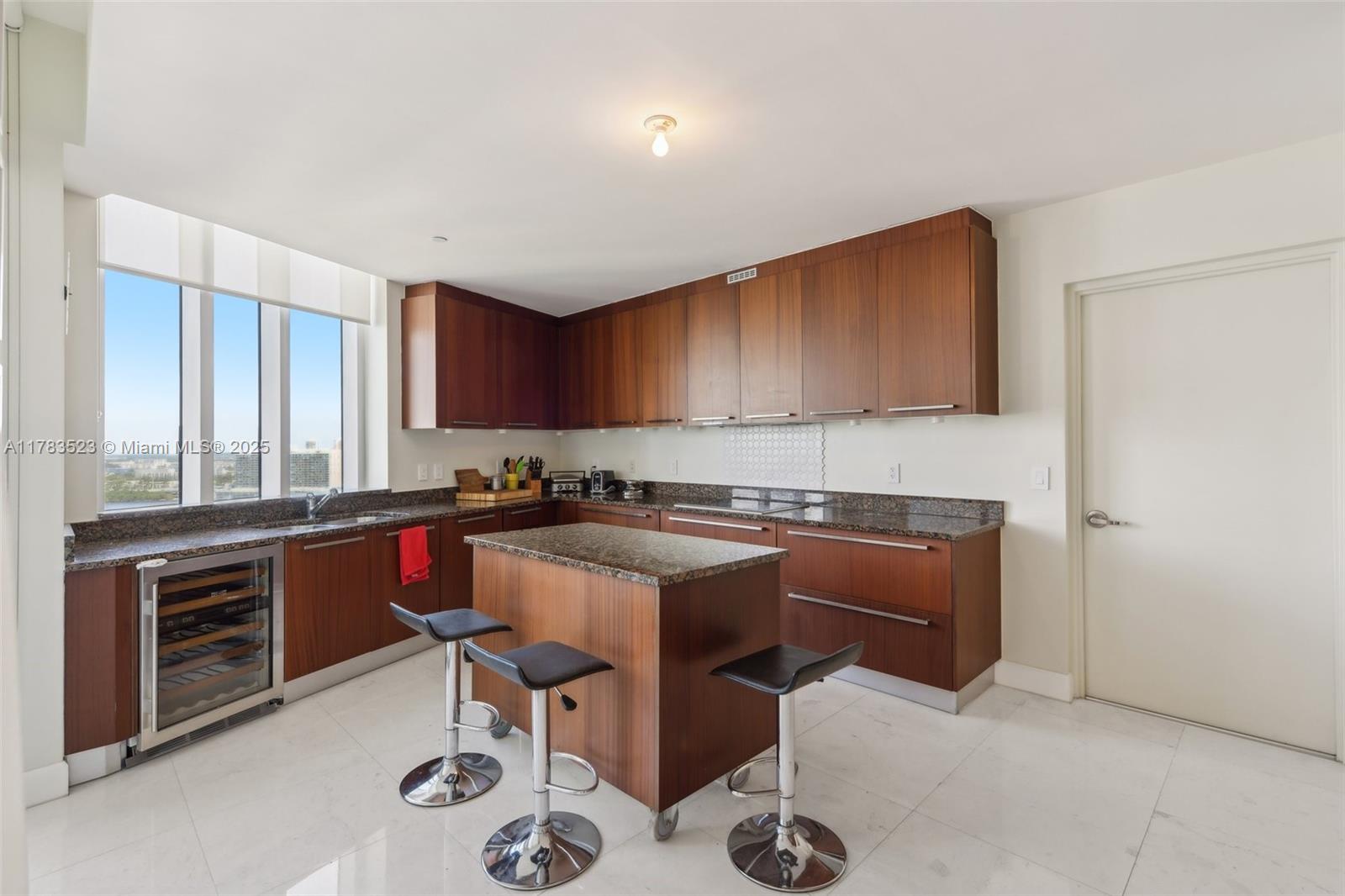 TDR TOWER II CONDO - Residential