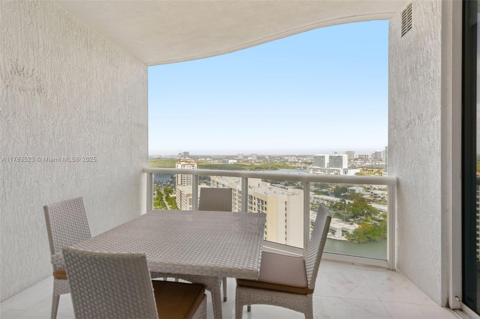 TDR TOWER II CONDO - Residential