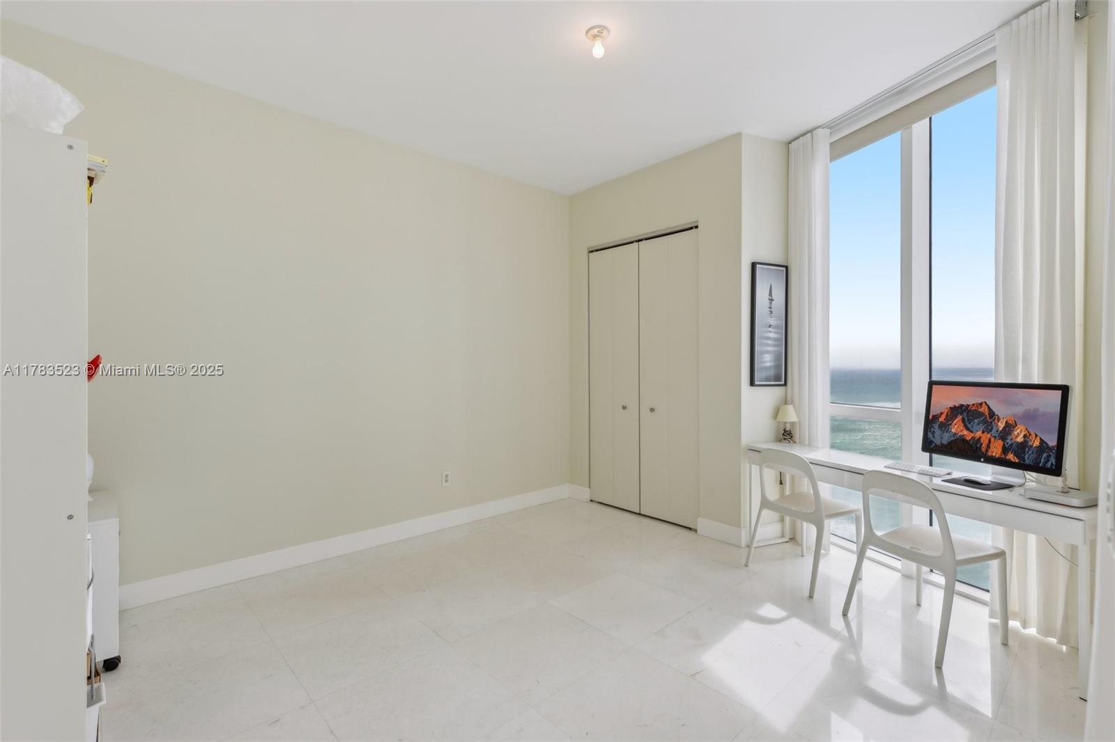 TDR TOWER II CONDO - Residential