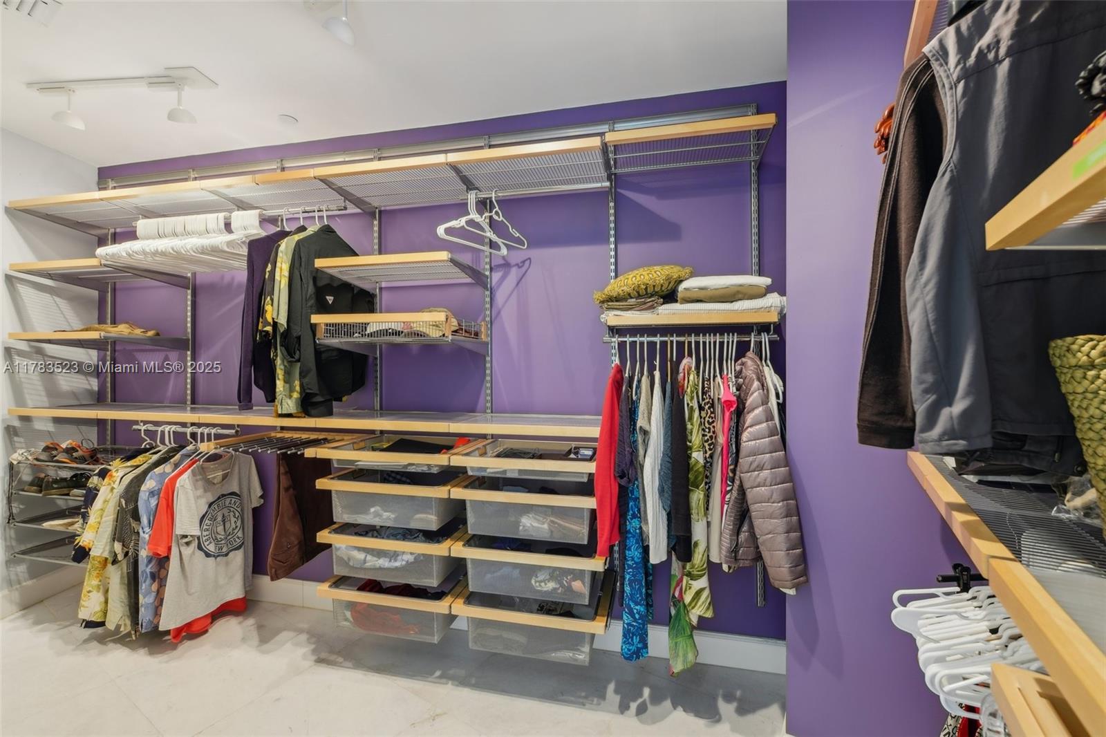 TDR TOWER II CONDO - Residential