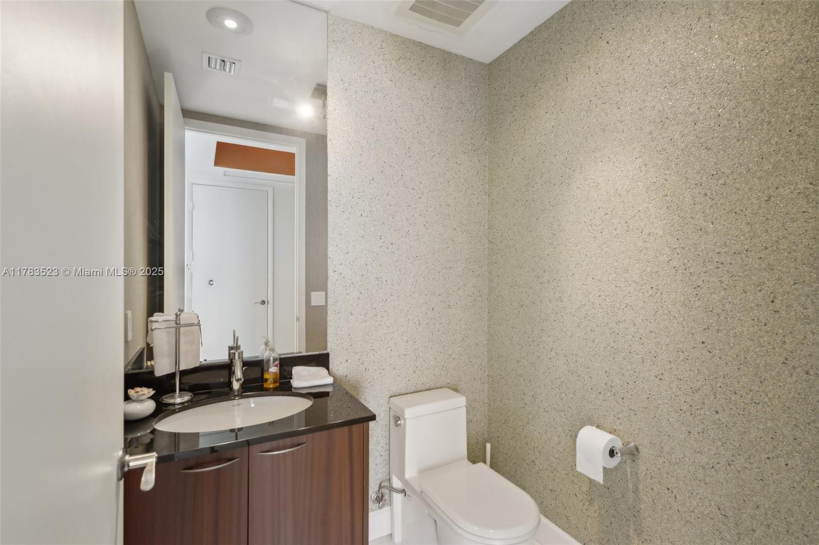 TDR TOWER II CONDO - Residential