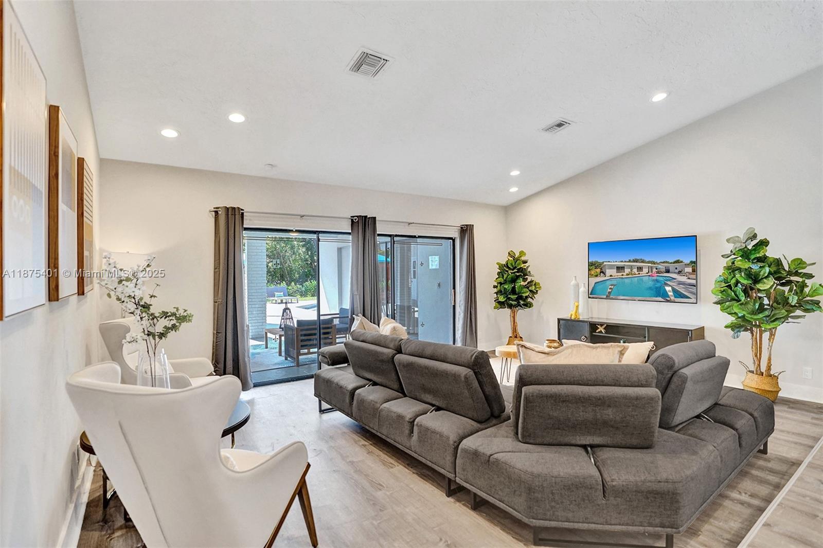 PLANTATION HARBOR FOURTH - Residential