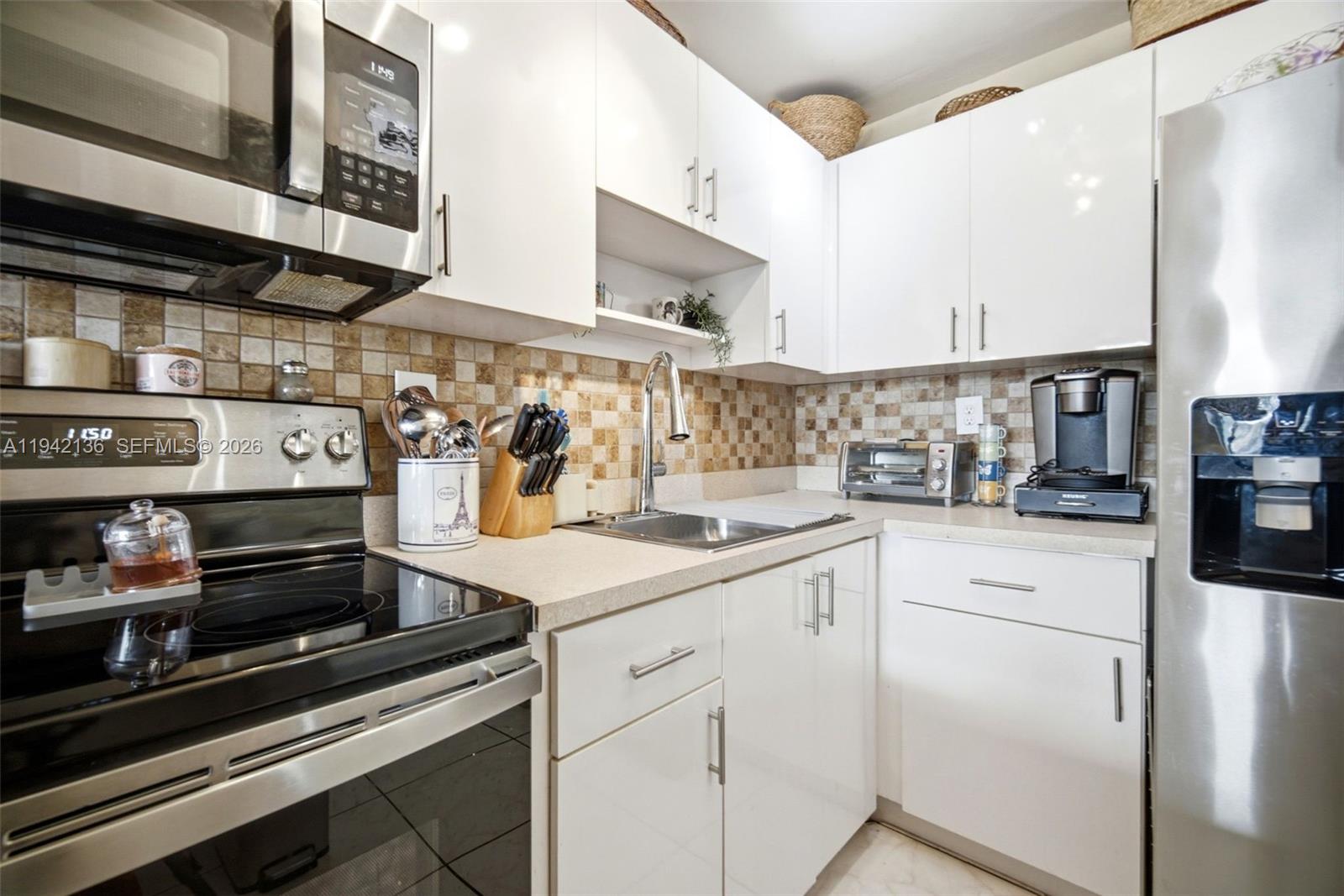 SUNRISE LAKES 112 CONDO - Residential