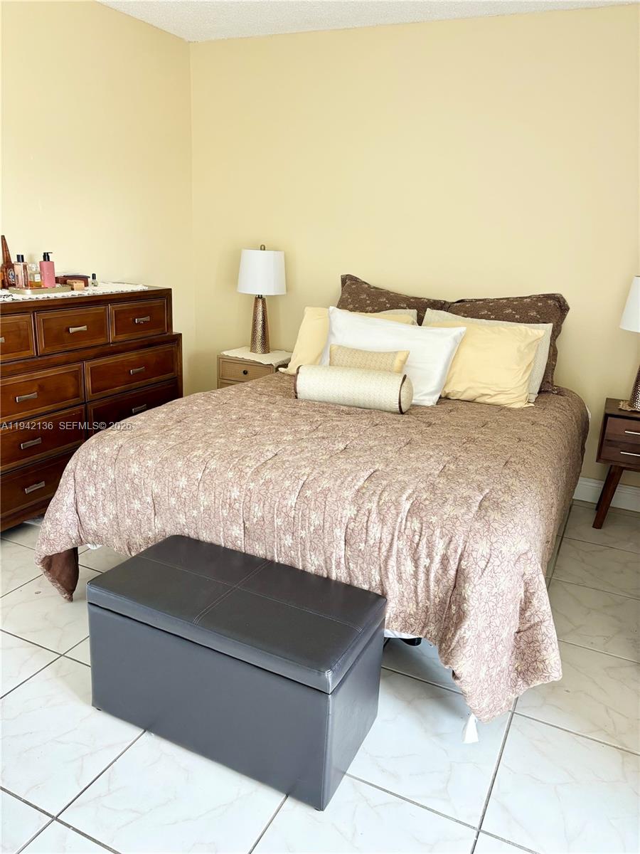 9121 Sunrise Lakes Blvd 114