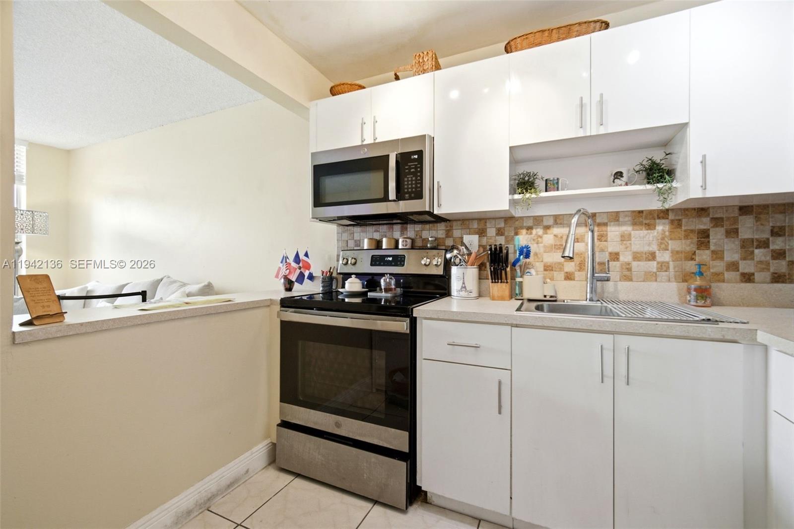 SUNRISE LAKES 112 CONDO - Residential