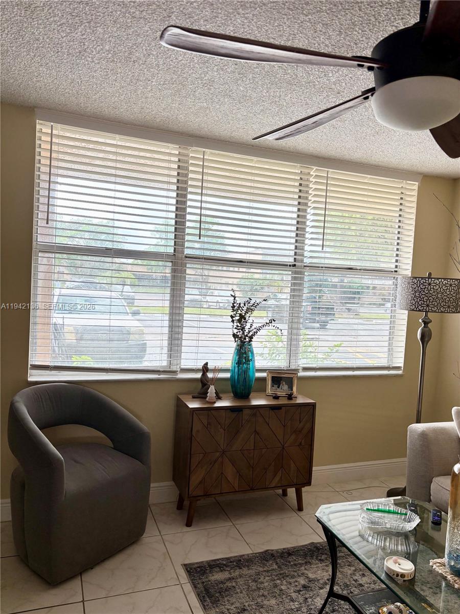 9121 Sunrise Lakes Blvd 114