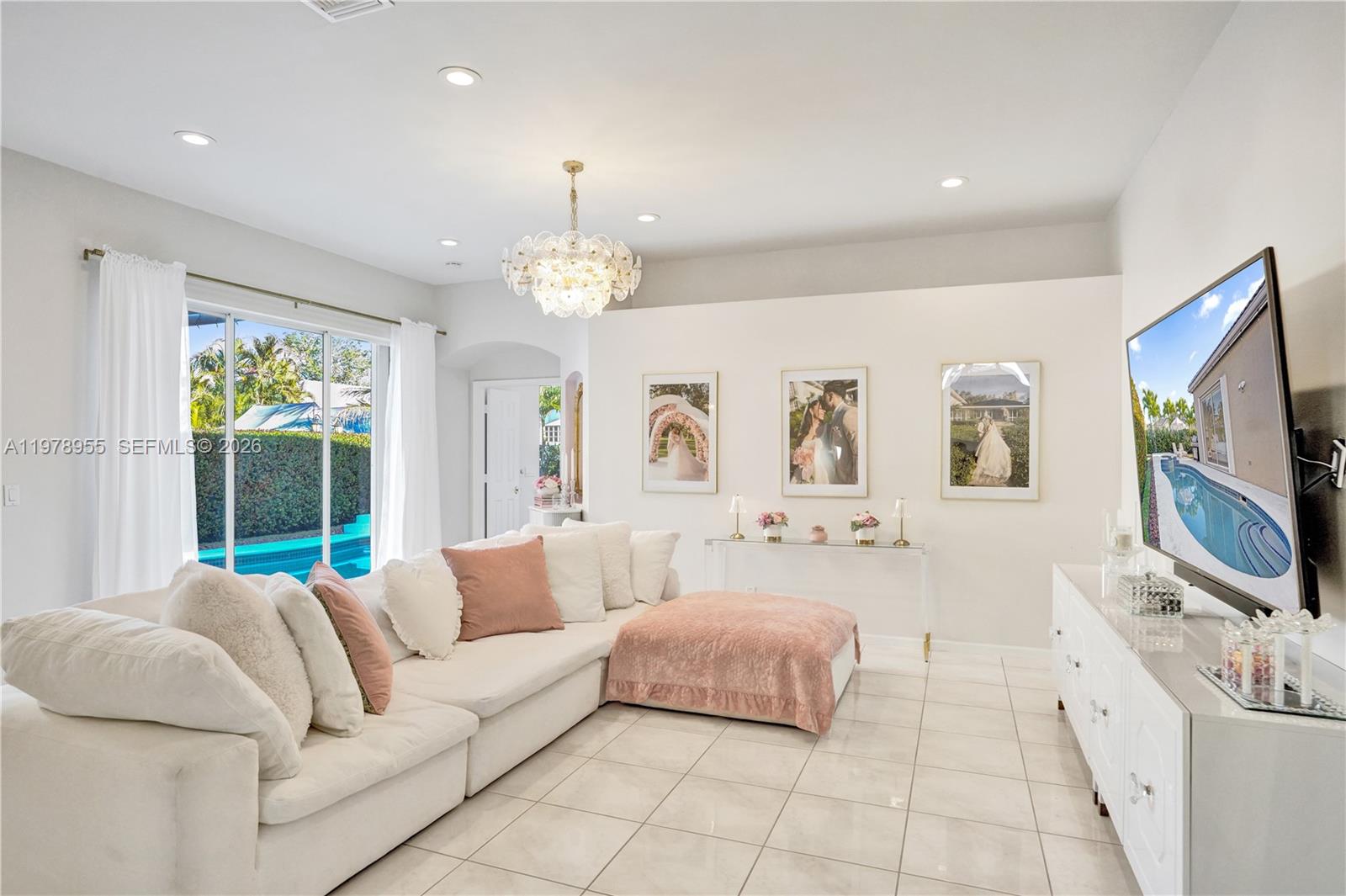 HOLIDAY SPRINGS EAST - Residential