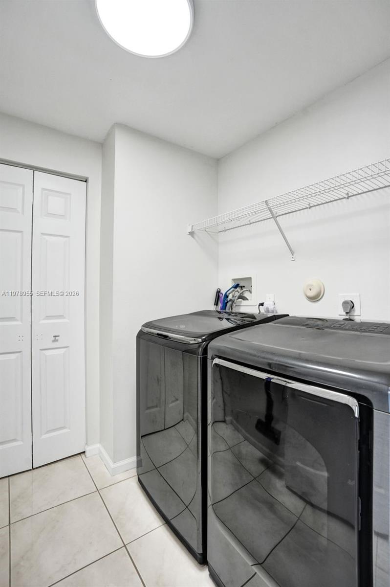 HOLIDAY SPRINGS EAST - Residential