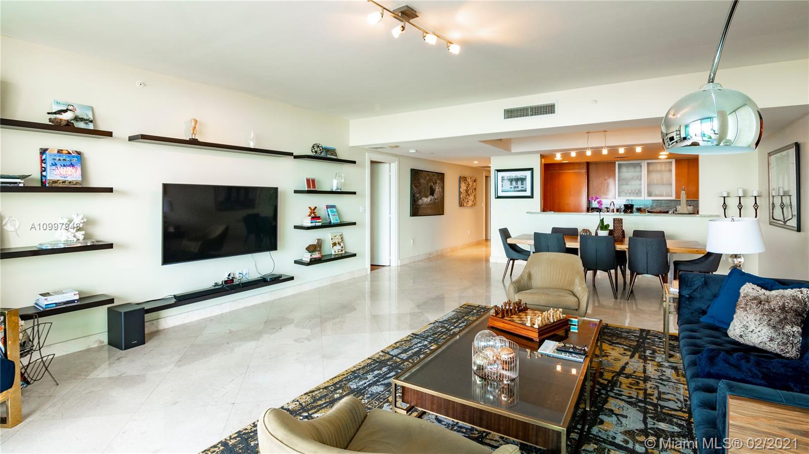 GROVENOR HOUSE CONDO - Residential