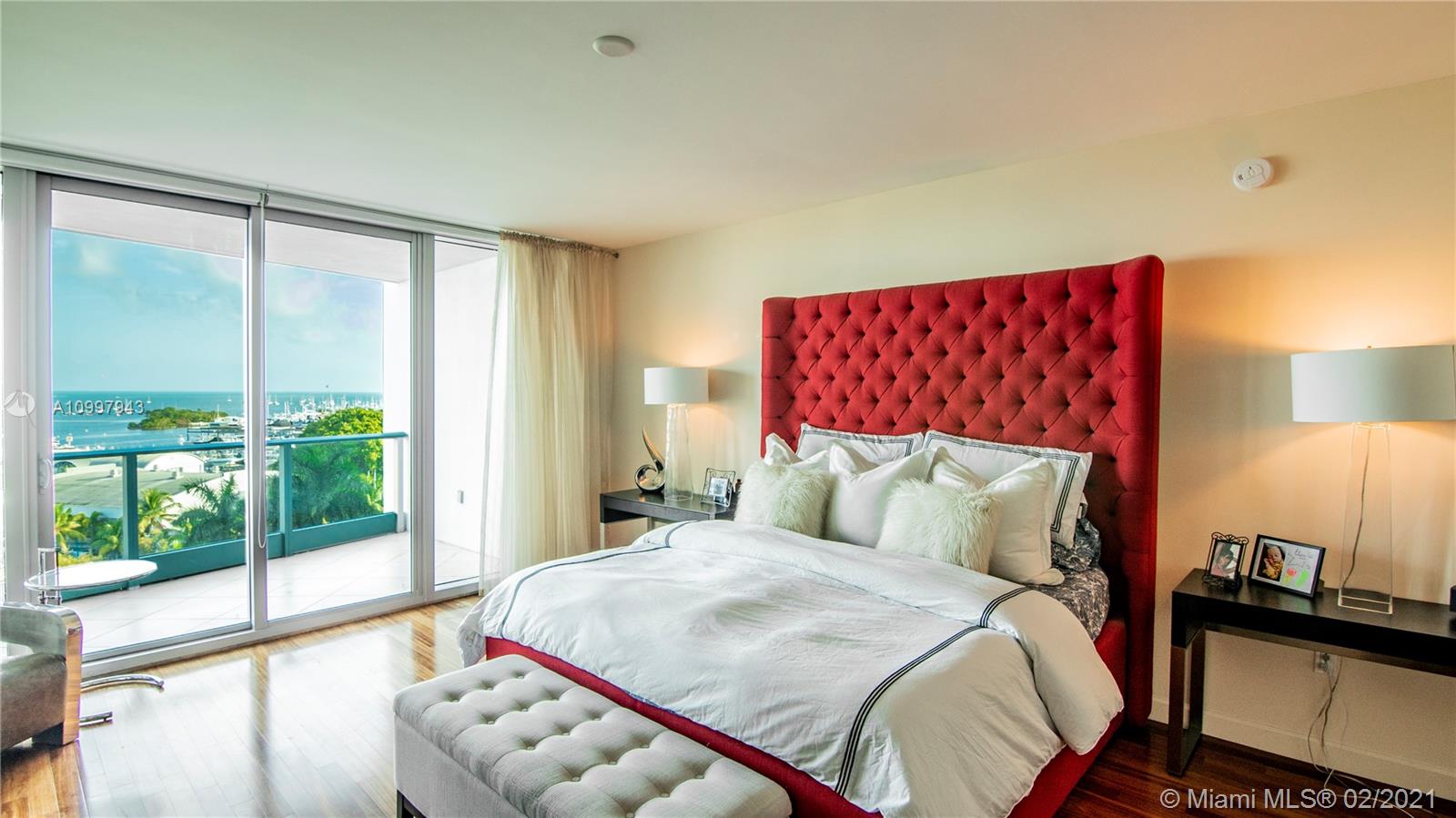 GROVENOR HOUSE CONDO - Residential