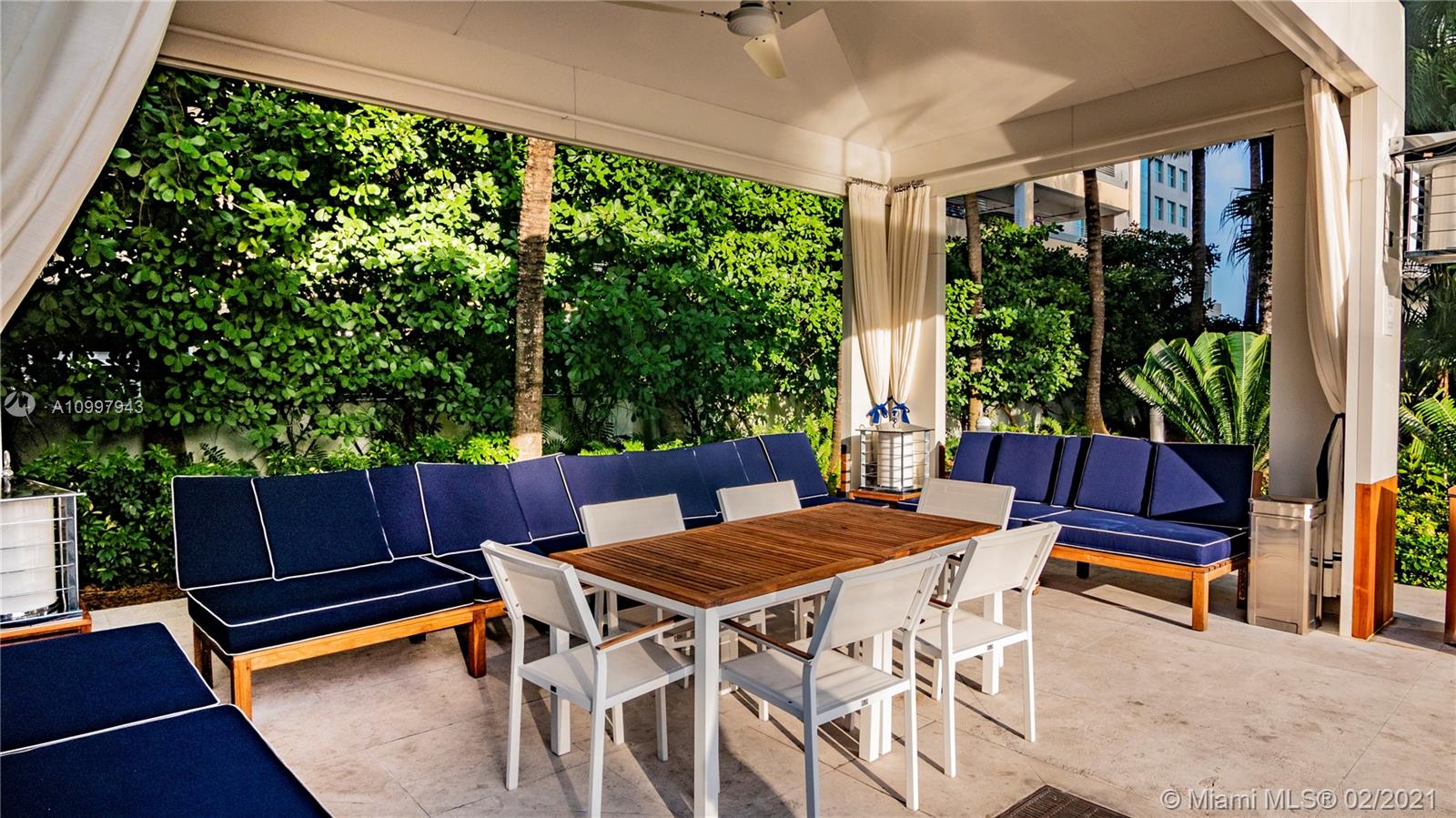 GROVENOR HOUSE CONDO - Residential